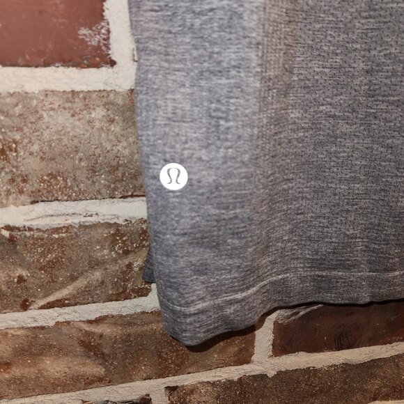 Lululemon Metal Vent Athletic Shirt Men’s Size XL Light Gray Breathable Wicking - Picture 10 of 13